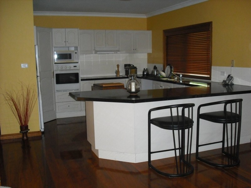 1 Guthrie Close, Bentley Park QLD 4869