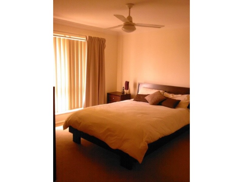 2/2 Dickinson Street, Upper Coomera QLD 4209