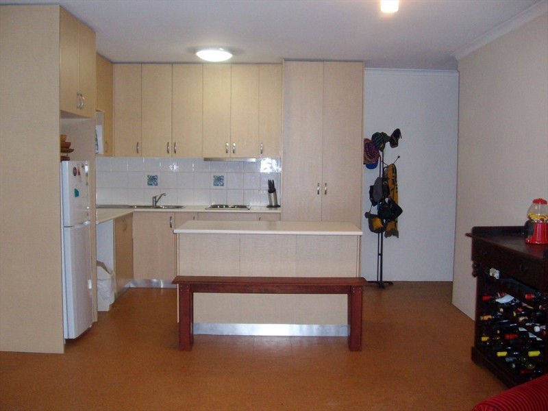 Murray RD, Freshwater NSW 2096