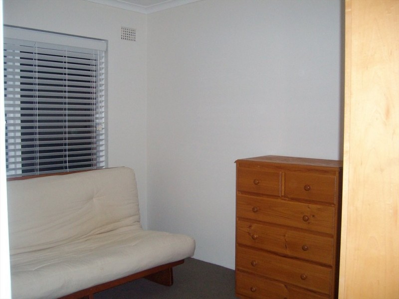 Murray RD, Freshwater NSW 2096