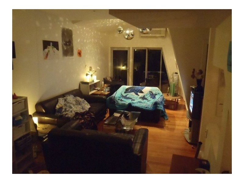 clay street, Port Melbourne VIC 3207