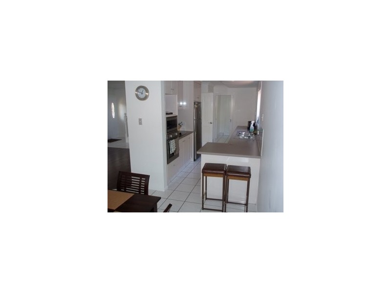 095 Burra Street, Chevron Island QLD 4217