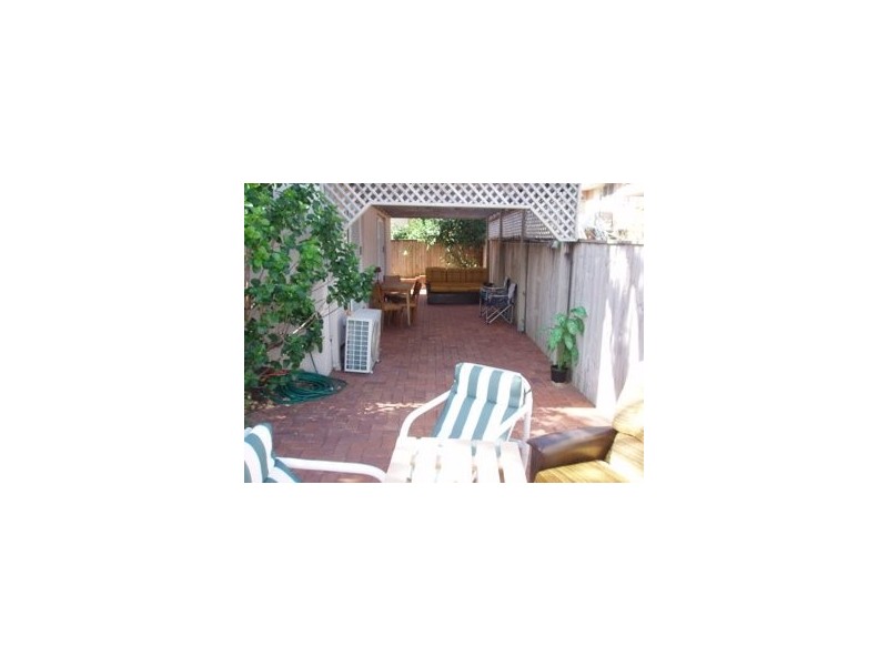 095 Burra Street, Chevron Island QLD 4217