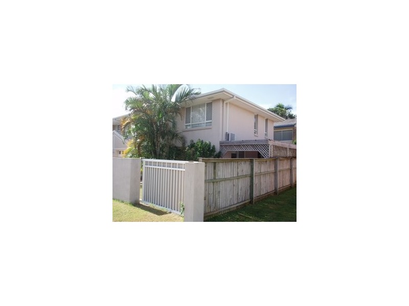 095 Burra Street, Chevron Island QLD 4217