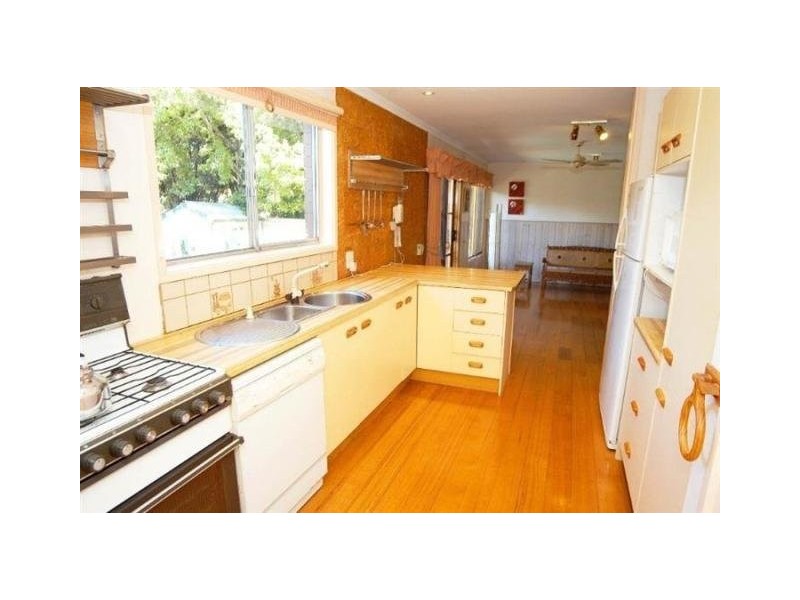 Elmwood Crescent, Glen Waverley VIC 3150