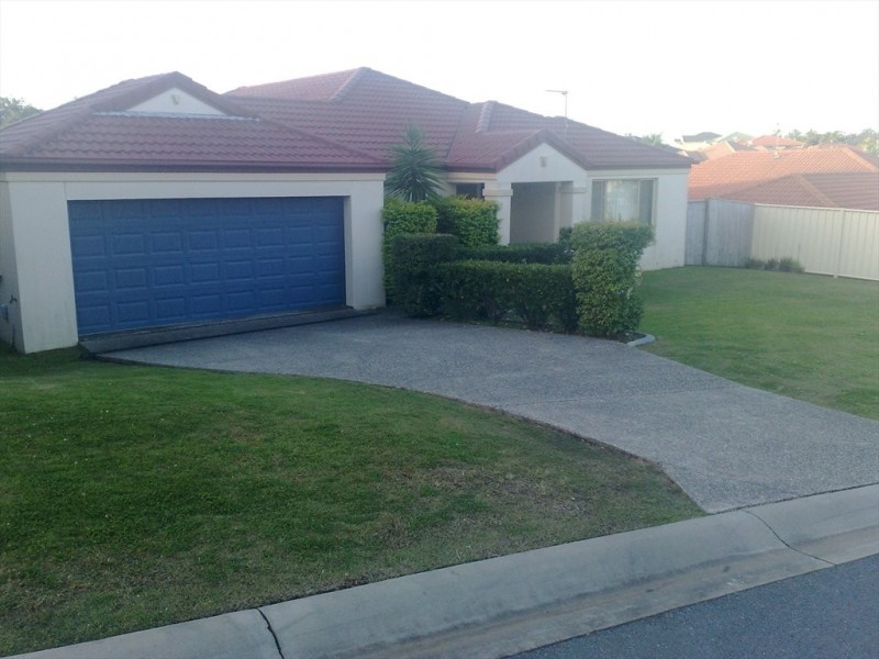 3 Rosegum Drv, Ashmore QLD 4214