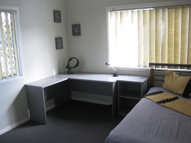 7 Woomera Crescent, Southport QLD 4215