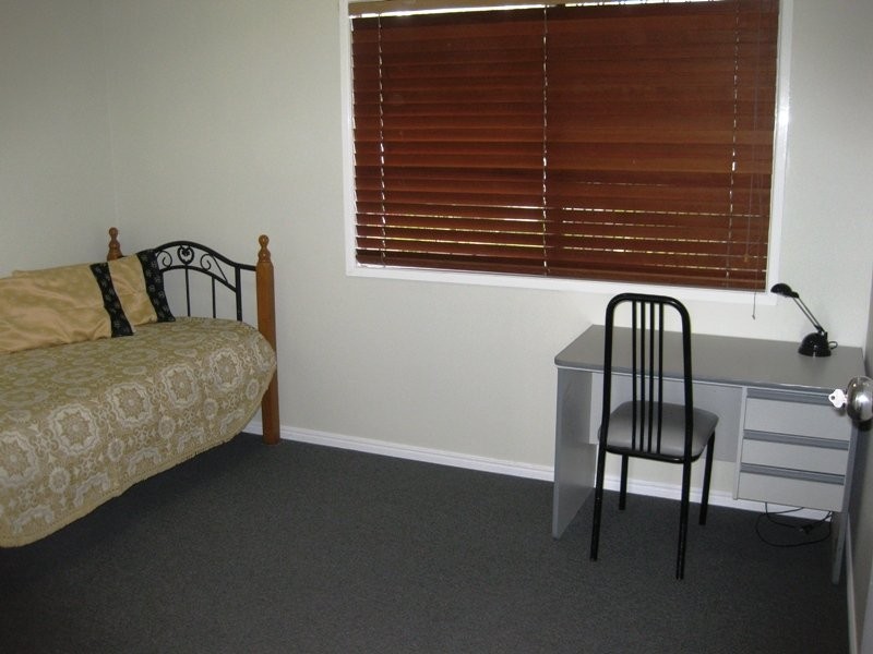 7 Woomera Crescent, Southport QLD 4215