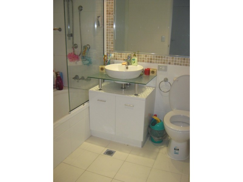 32 riverview parade, Surfers Paradise QLD 4217