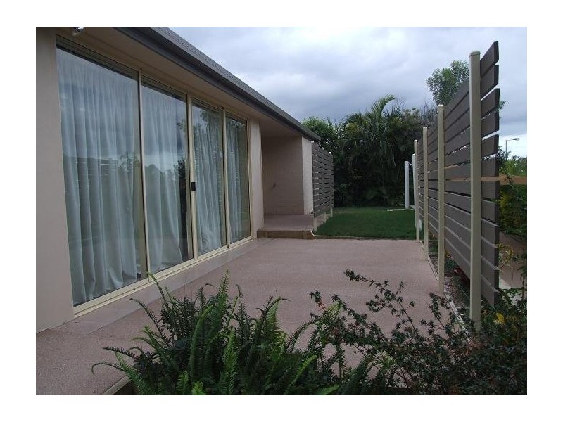 37 Renfrew Drive, Highland Park QLD 4211