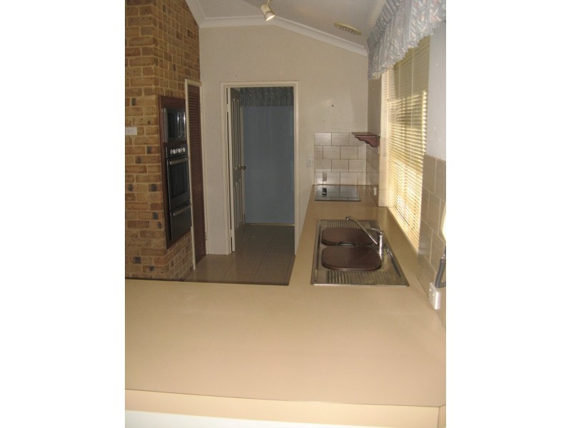 9 Pioneer Drive, Thornlie WA 6108