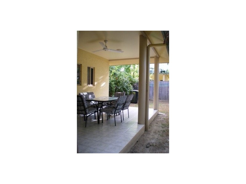 73 Cedar Road, Palm Cove QLD 4879