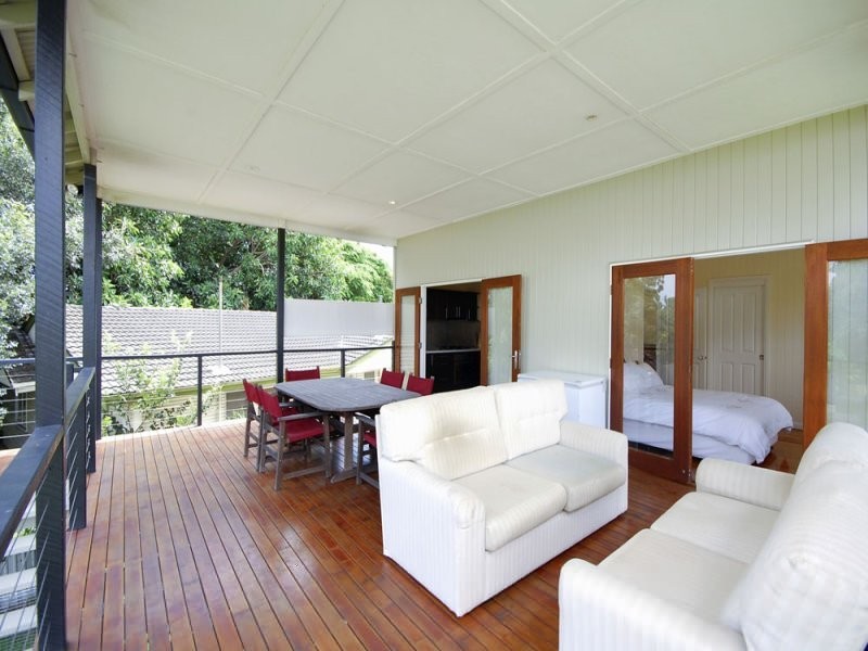 42 Shaw Road, Wooloowin QLD 4030
