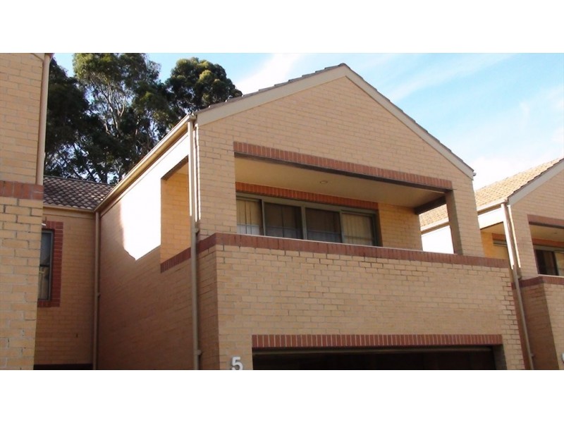 20 Continua Court, Wattle Grove NSW 2173