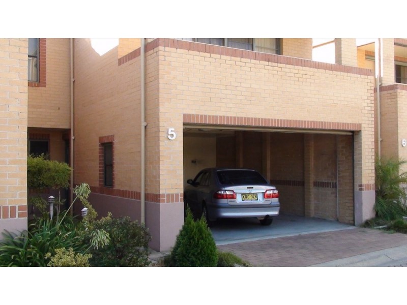 20 Continua Court, Wattle Grove NSW 2173