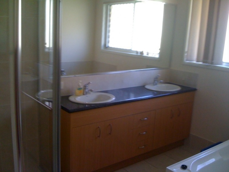 3 tenzing court, Warner QLD 4500