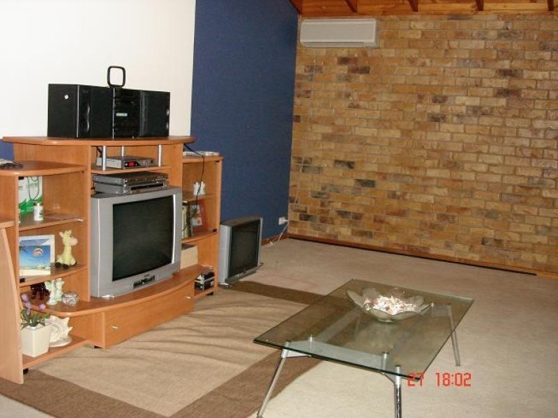 8 Metropole St, Robertson QLD 4109