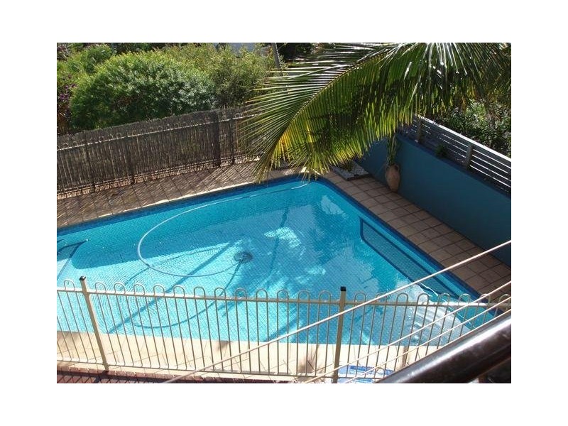 2 Kawana Street, Alexandra Headland QLD 4572