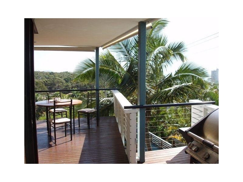 2 Kawana Street, Alexandra Headland QLD 4572