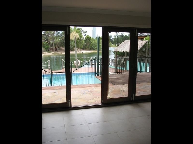 12 beverley crescent, Broadbeach Waters QLD 4218