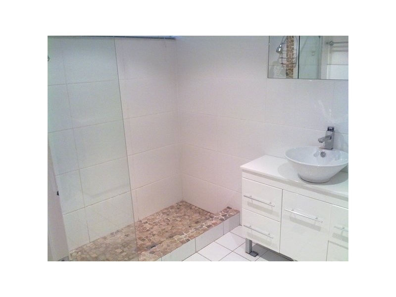 35 Second Ave, Broadbeach QLD 4218