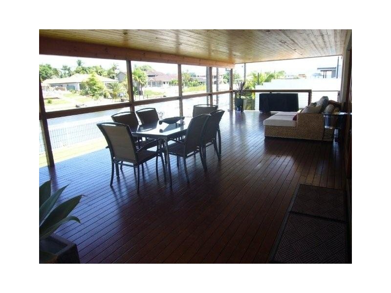 10 Boomerang Cres, Bundall QLD 4217