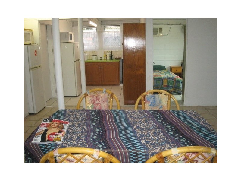 McCoombe, Mooroobool QLD 4870