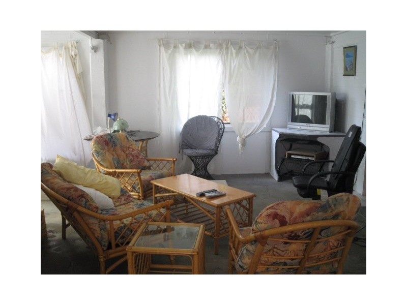 McCoombe, Mooroobool QLD 4870