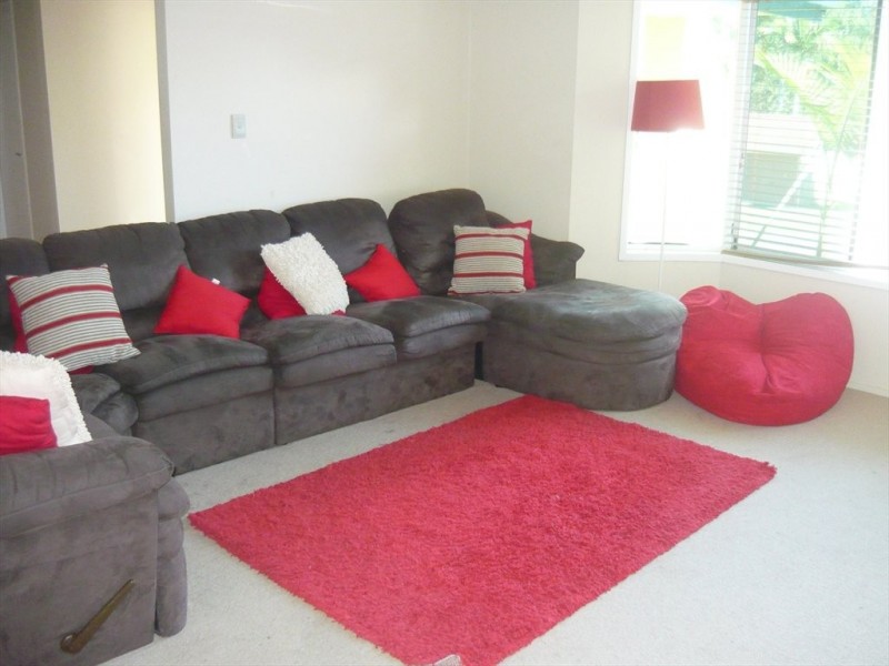 Von Nida St, Parkwood QLD 4214