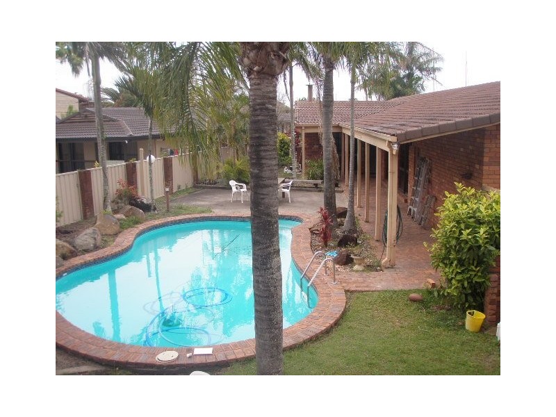 jessica blvd, Minyama QLD 4575
