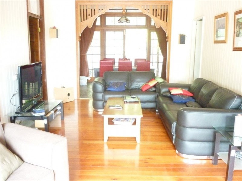 Rosecliffe Street, Highgate Hill QLD 4101