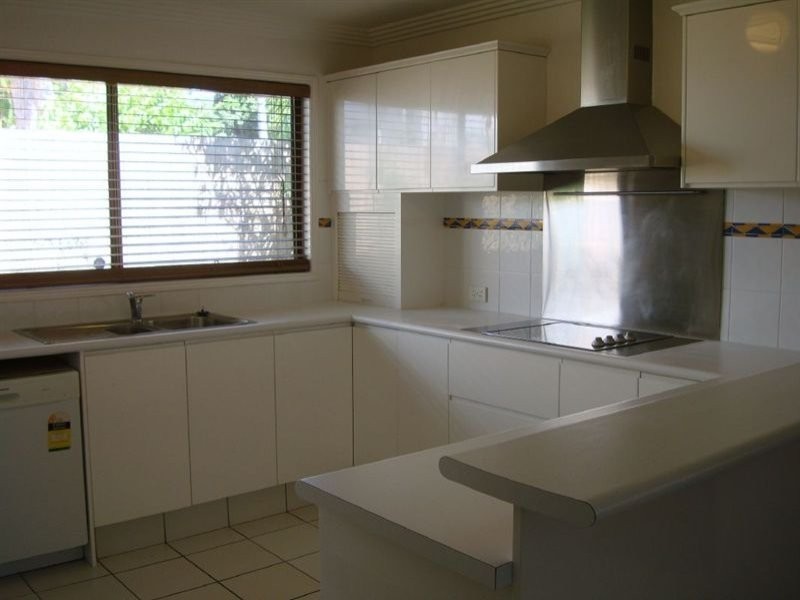 Whiting Street, Labrador QLD 4215