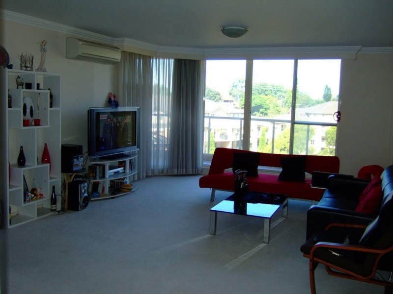 Wentworth Dr, Rhodes NSW 2138