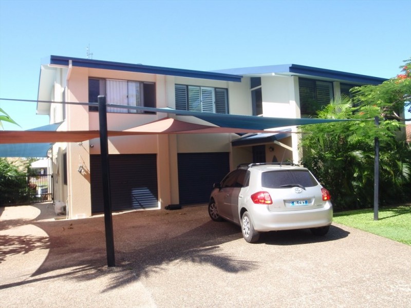 Cypress Drive, Broadbeach Waters QLD 4218