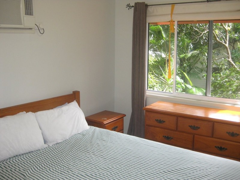 Tari Place, Trinity Beach QLD 4879