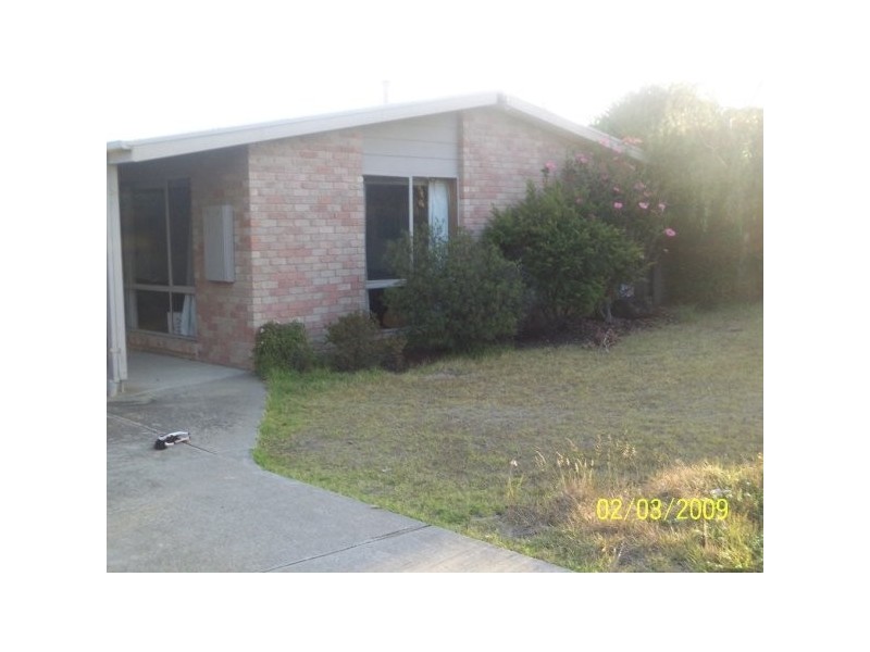 mulholland, Grovedale VIC 3216