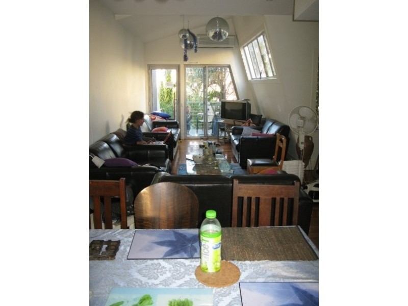 clay street, Port Melbourne VIC 3207