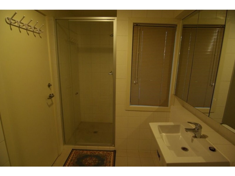 Manchester Grove, Caulfield VIC 3162
