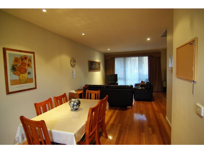 Manchester Grove, Caulfield VIC 3162