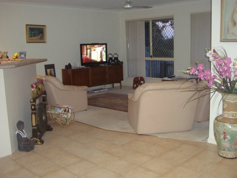 Silver Glade drive, Elanora QLD 4221