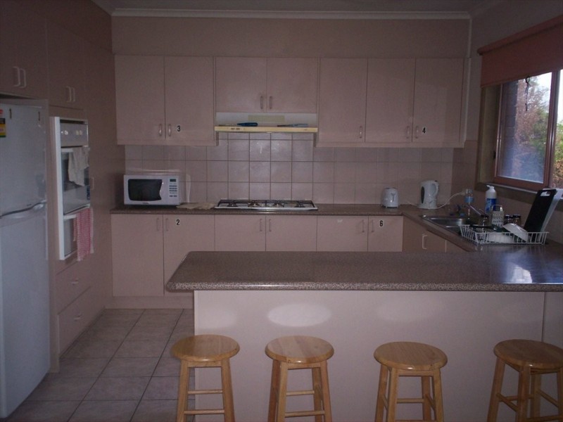 Dandenong Road, Oakleigh East VIC 3166