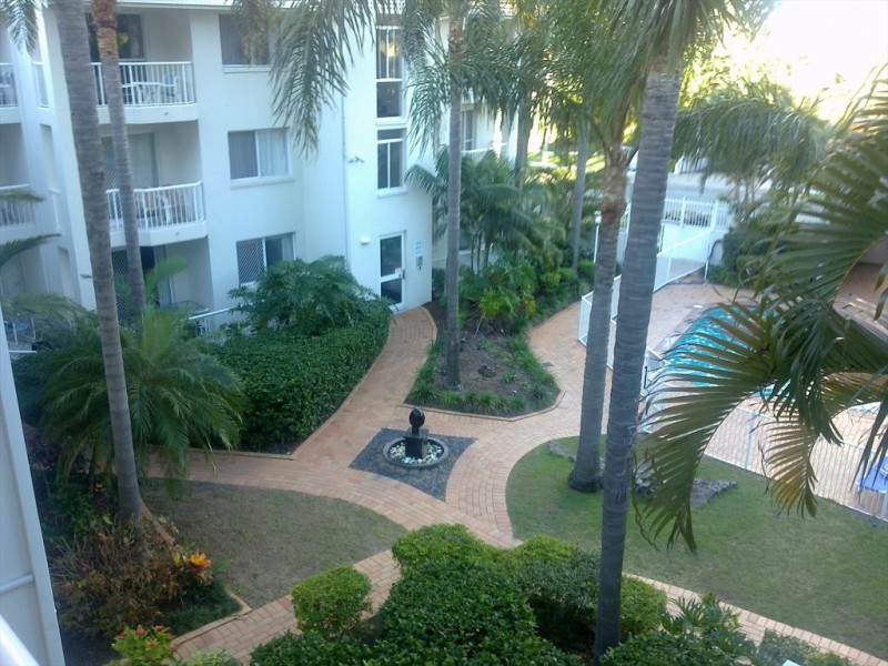 cronin ave, Main Beach QLD 4217