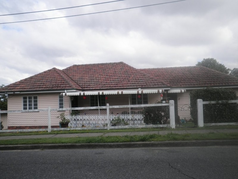 Brinawa Street, Camp Hill QLD 4152