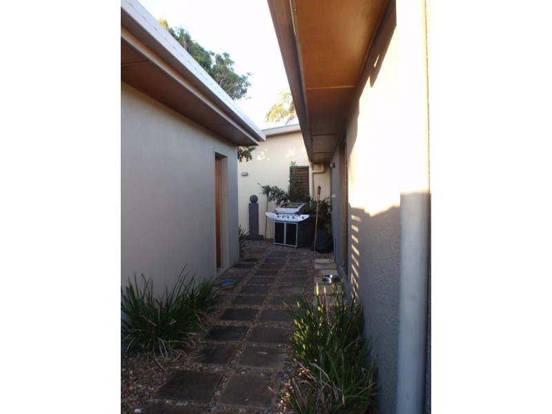 Lapoinya Crescent, Warana QLD 4575