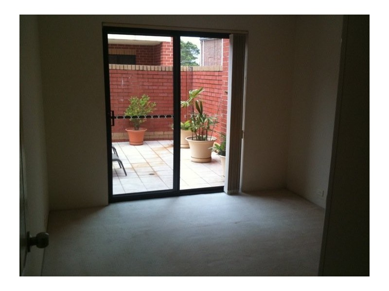 Oatley Ave, Oatley NSW 2223