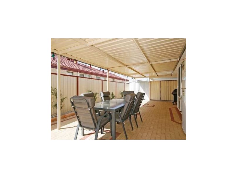 Autumn cres, Thornlie WA 6108