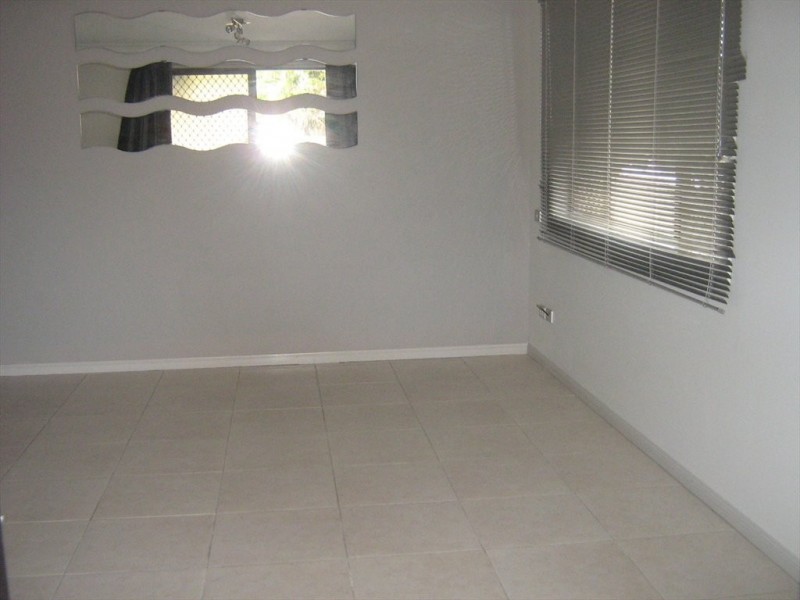 Errol Avenue, Paradise Point QLD 4216