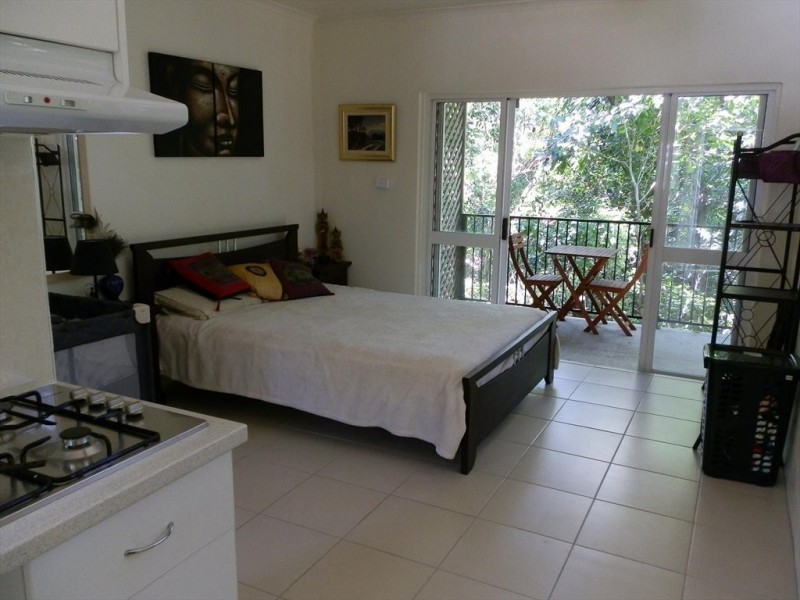 Magee St, Aeroglen QLD 4870