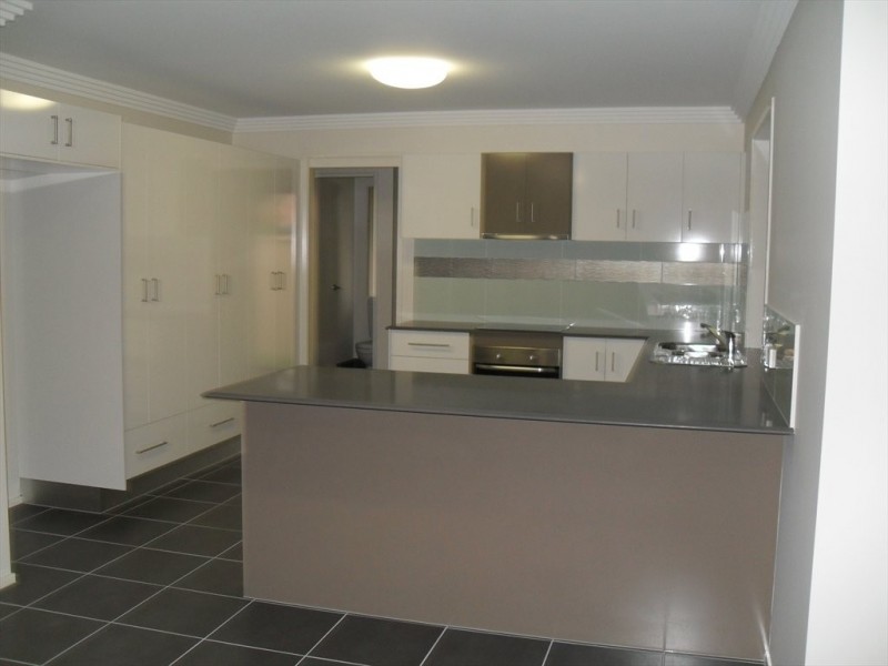 Benowa Rd, Benowa QLD 4217
