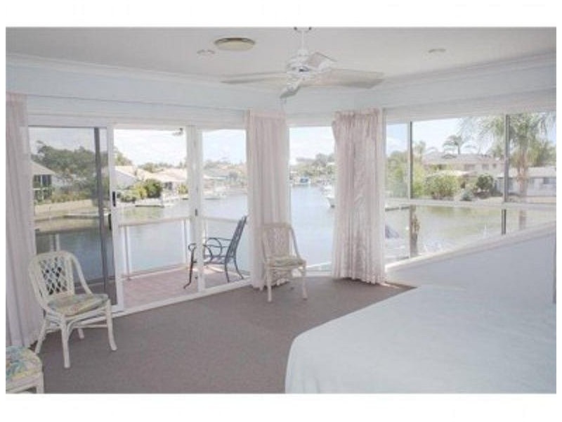 Sundance Way, Runaway Bay QLD 4216